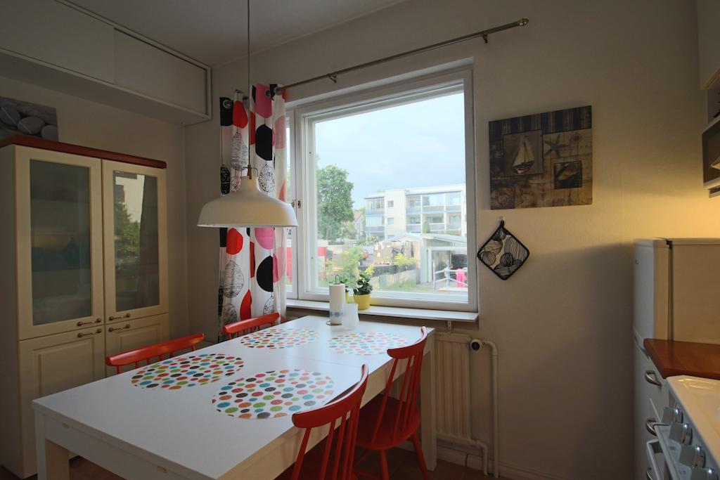 Apartamento Majoitushuoneisto Tuomipuisto Naantali Habitación foto